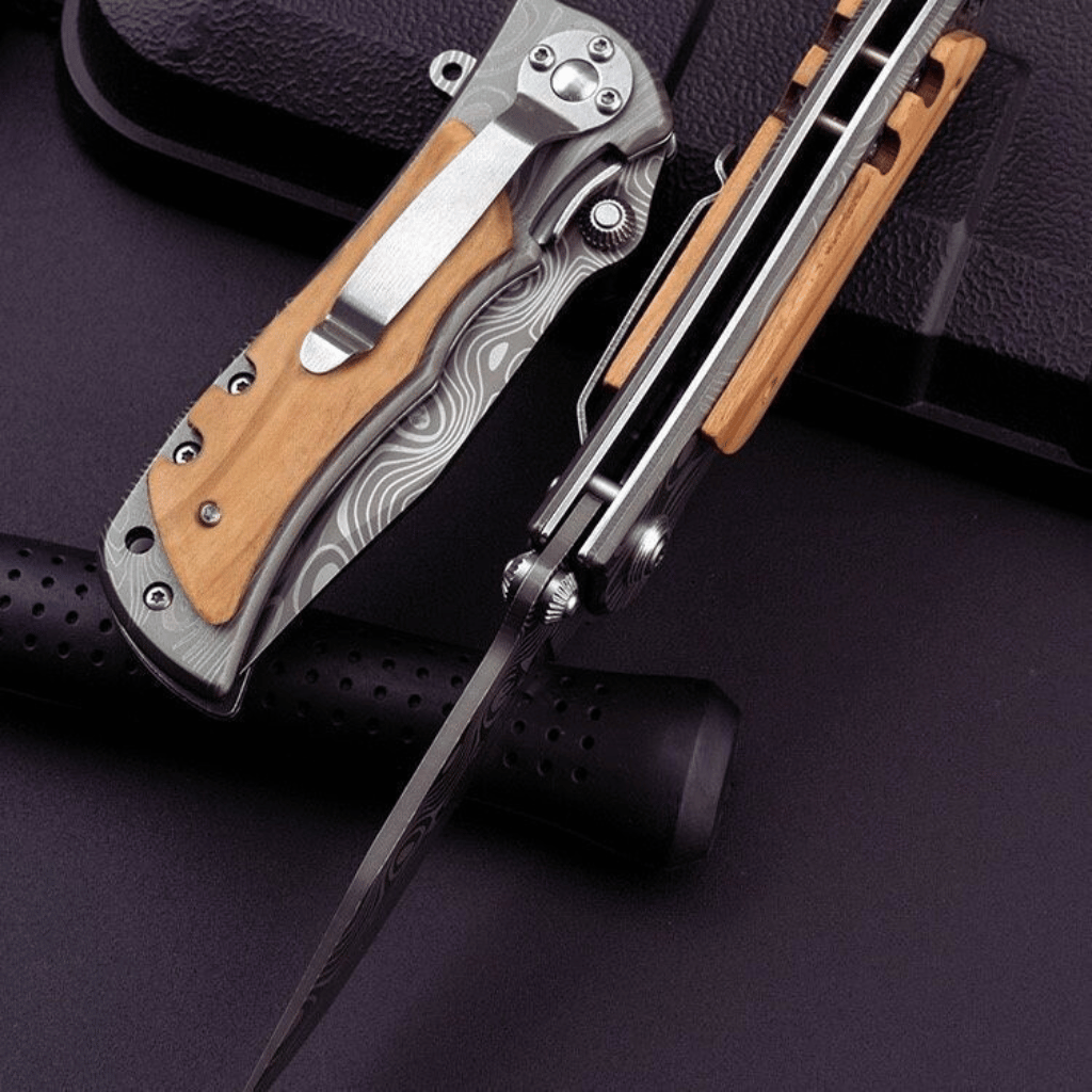 Outdoor Damascus Stainless Steel Folding Knife Olivewood Handle